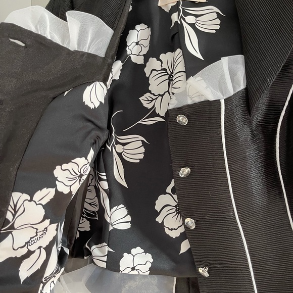 LAVANTINO Black & White Stripe 2pc Silk Suit Sz 10 - Picture 7 of 12